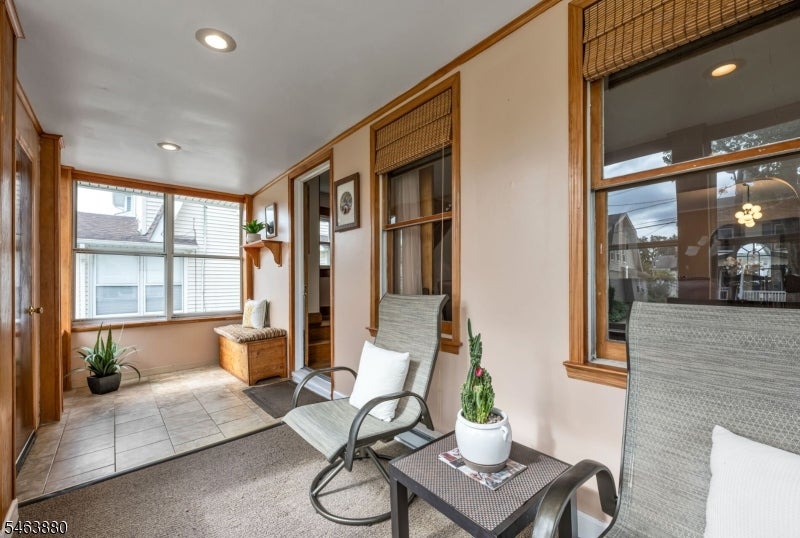 60 Mohr Ave