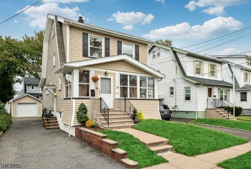 60 Mohr Ave