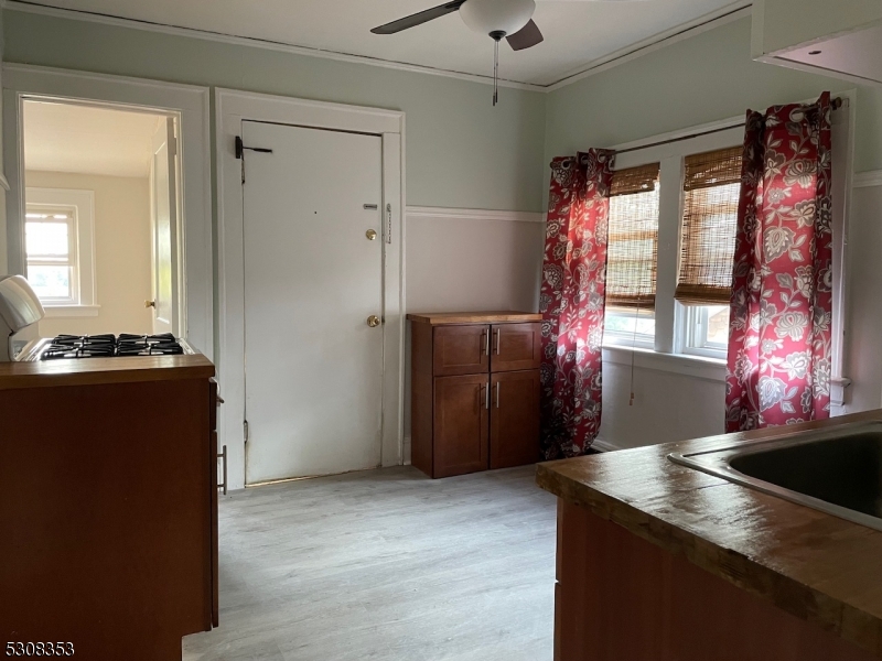 28 Walnut Pkwy 3