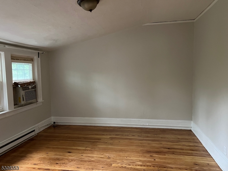 28 Walnut Pkwy 3