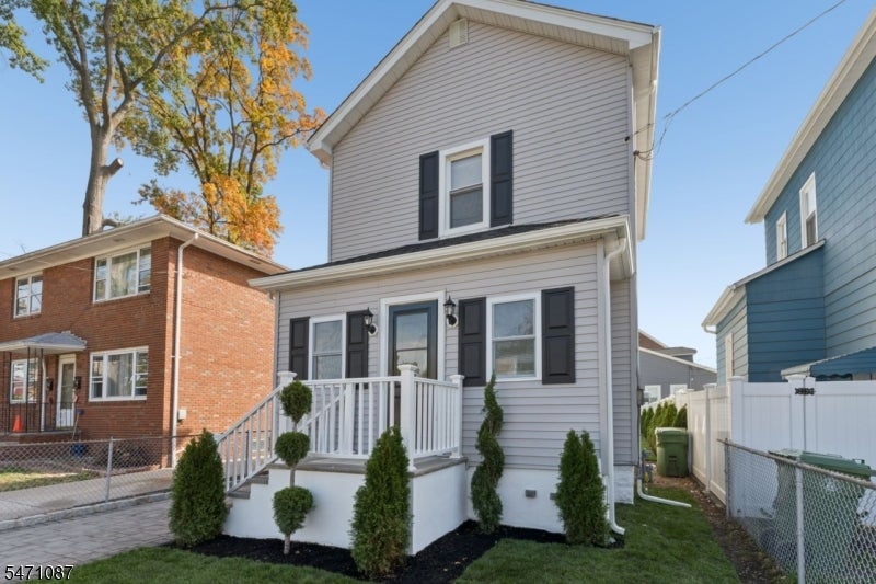 630 E Elm St