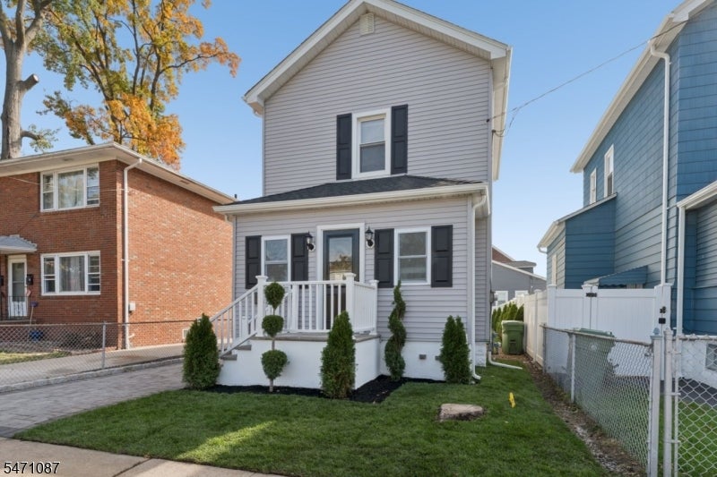 630 E Elm St