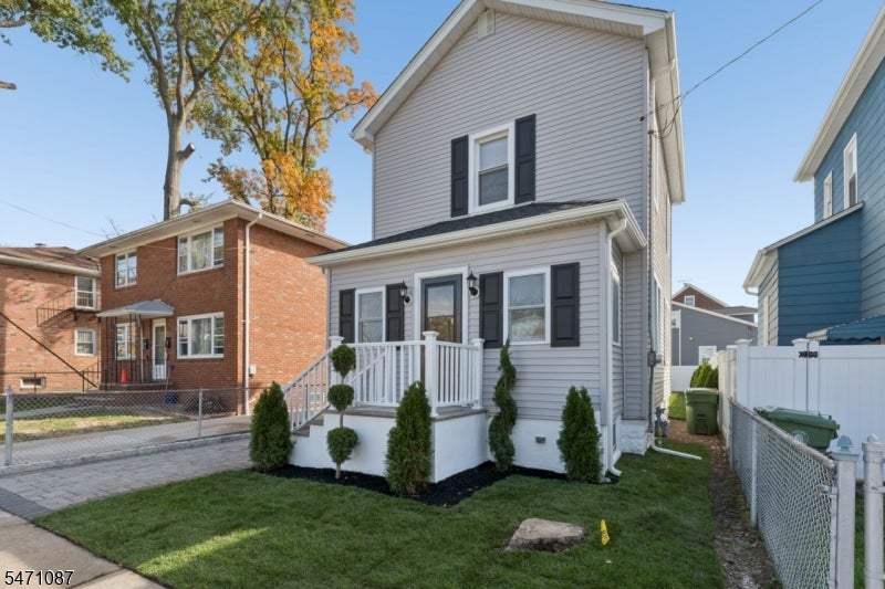 630 E Elm St