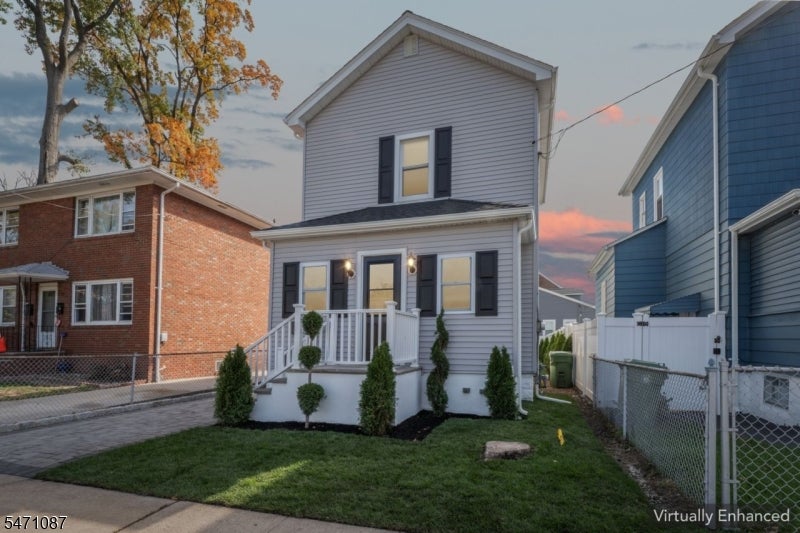 630 E Elm St