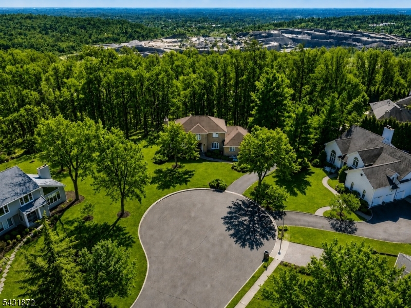 50 Pinewood Cres