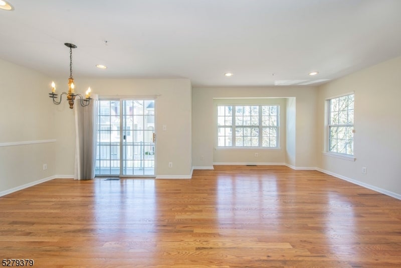 102 Lakeview Ct