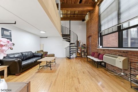 366-382 Trenton Ave 2F Paterson City NJ 07503