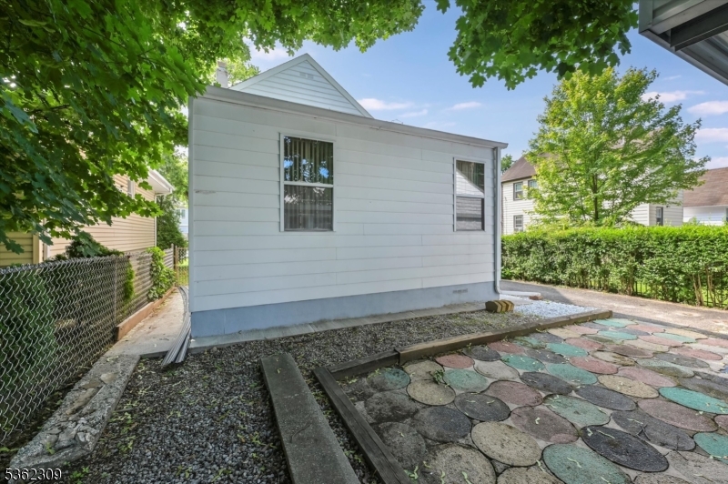 43 Hall St
