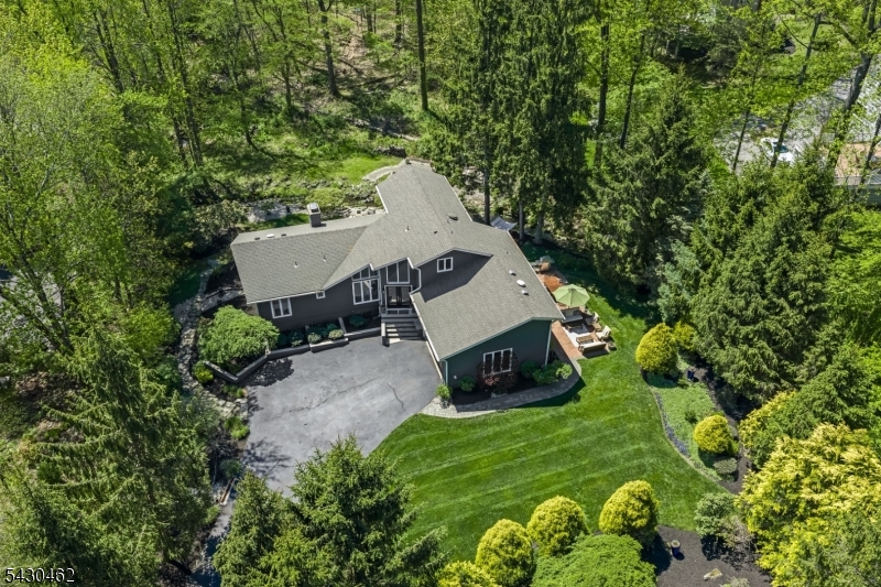 4 Colonel Evans Dr