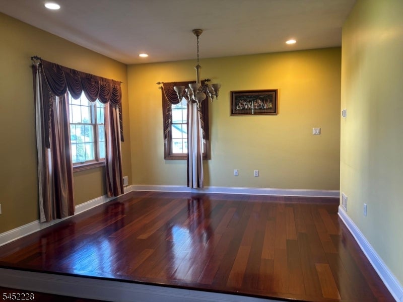 17 Aaron Ct