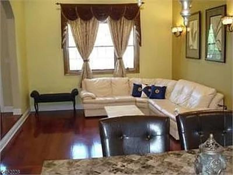 17 Aaron Ct