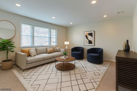 Photo of 15 Sanford St, Clifton, NJ 07011 (MLS # 4000888)