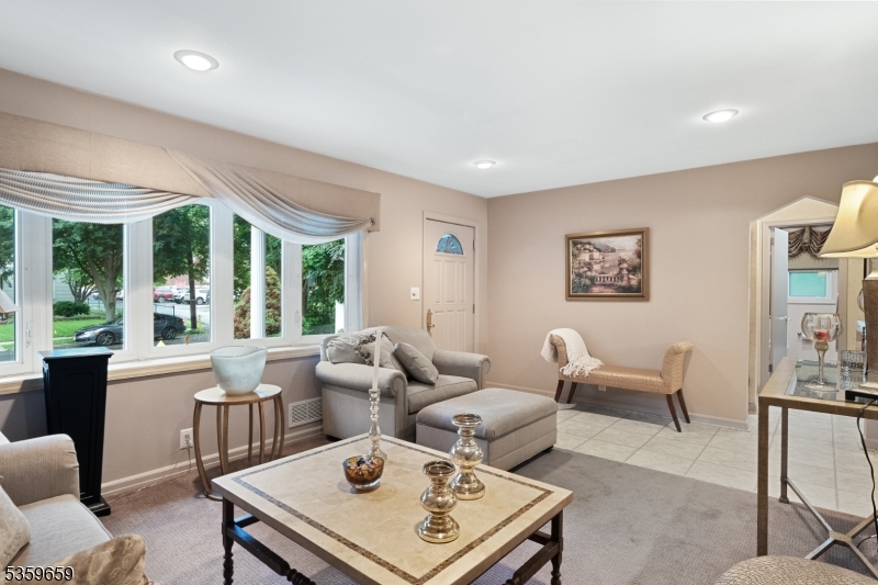 33 Irwin Pl