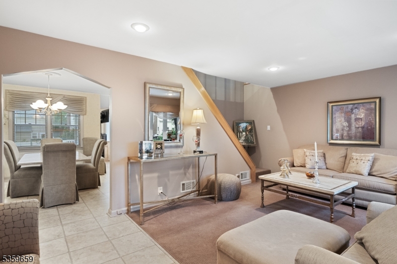33 Irwin Pl