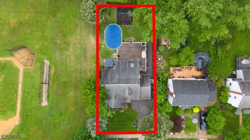 33 Irwin Pl