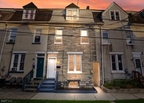 21 Reese Ct Phillipsburg Town NJ 08865
