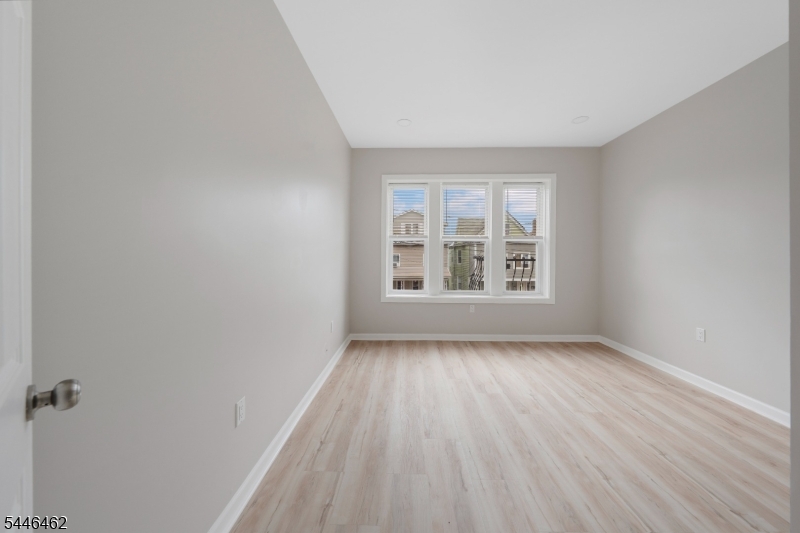 59 Henry St B3