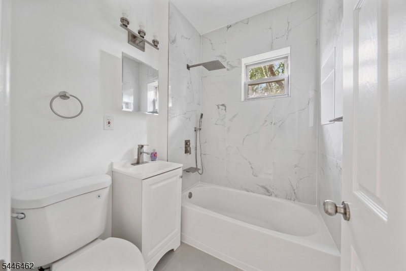 59 Henry St B3