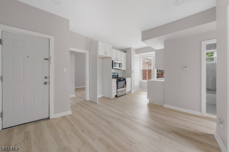 59 Henry St B3