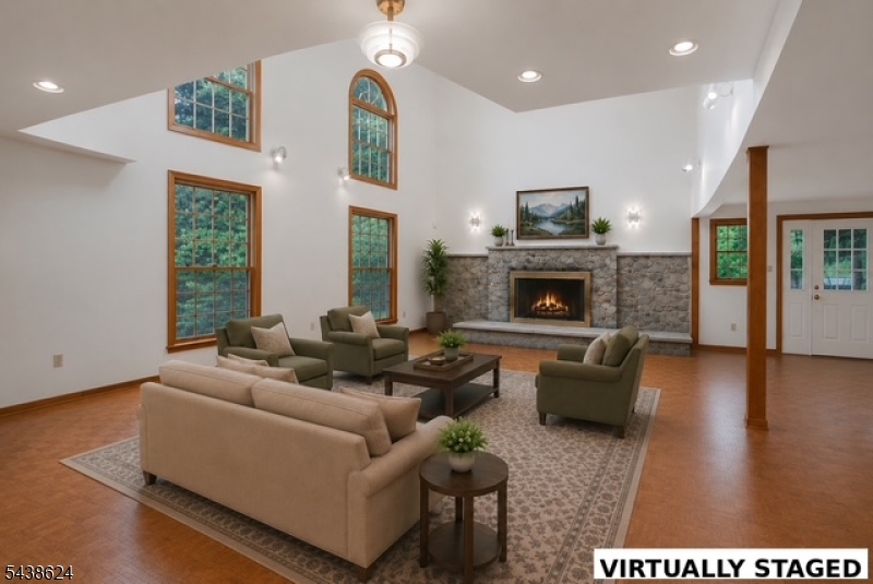 29 Brook Dr