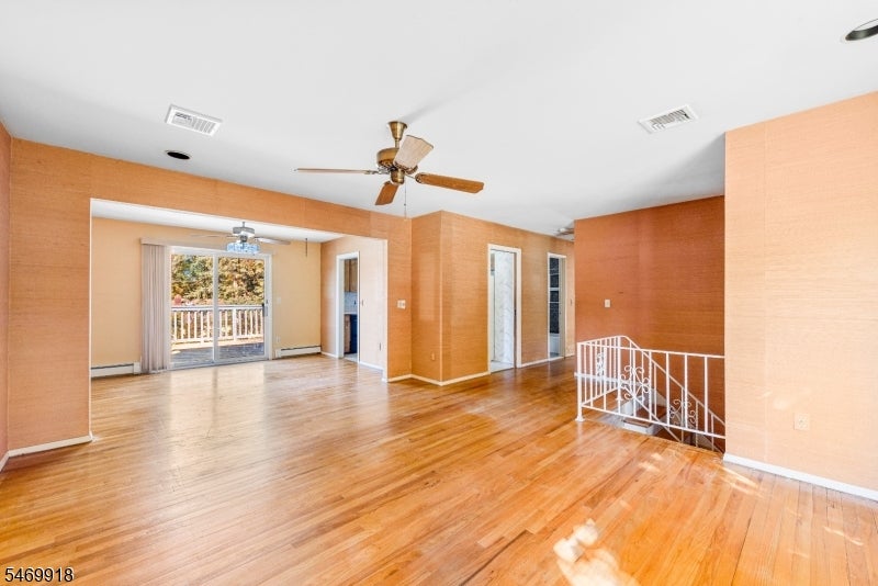 10 Barton Ln