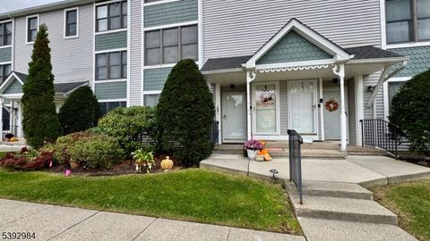 Photo of 100 Heritage Ln #100, Hamburg, NJ 07419 (MLS # 3994226)