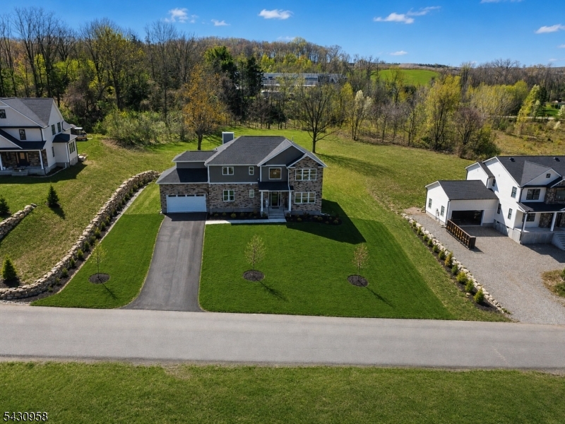 7 Emerald Dr