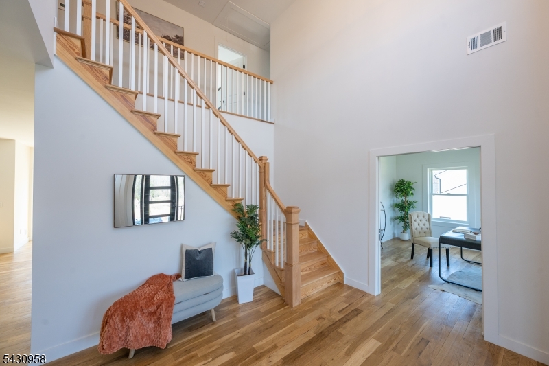 7 Emerald Dr