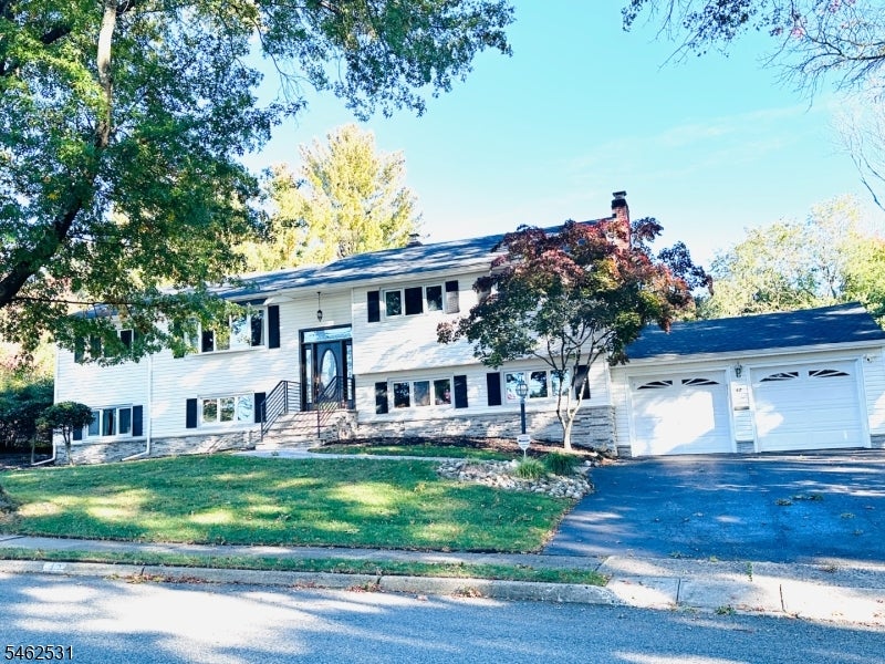 48 Seminole Ave
