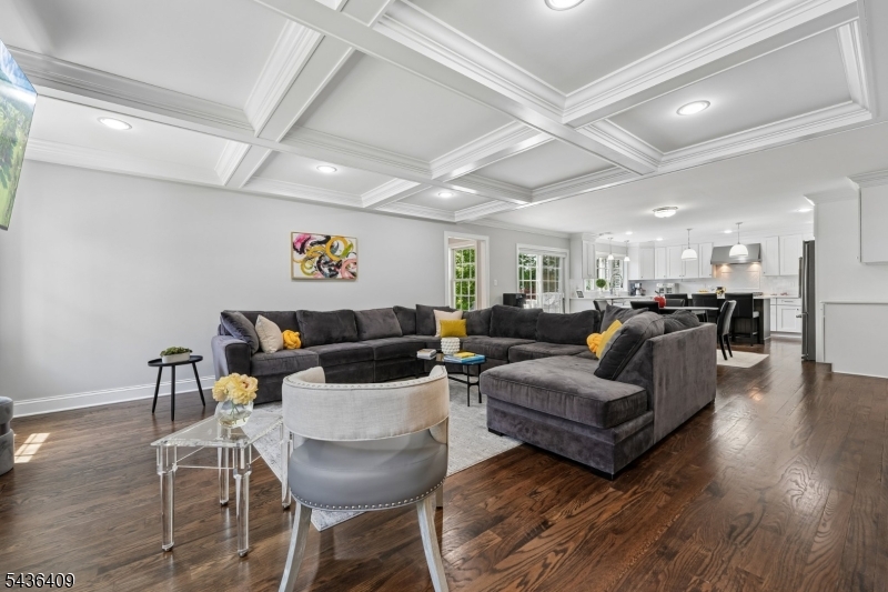 12 Monmouth Ct