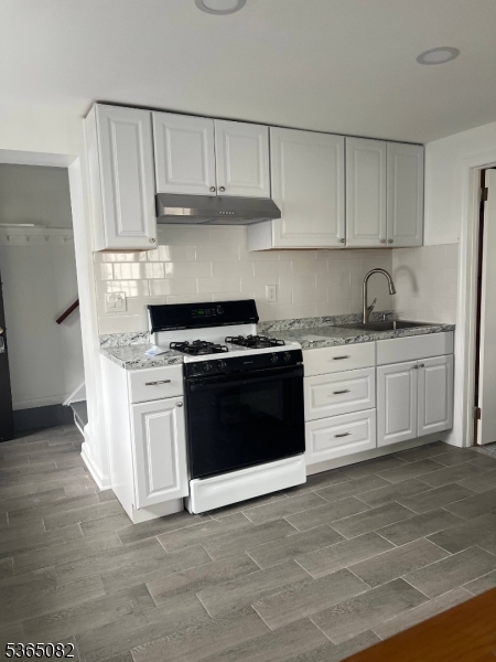 669 Van Houten Ave