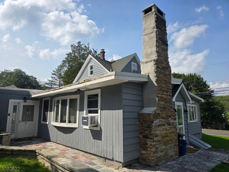 716 Glen Rd