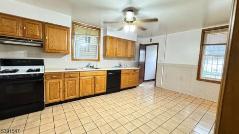 324 Court St Elizabeth City NJ 07206