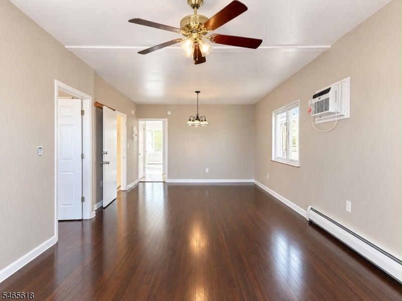 515 Richford Ter 2