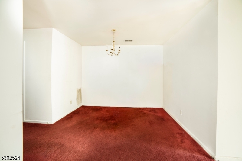125 S 8th St