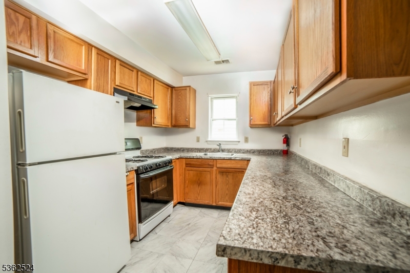 125 S 8th St