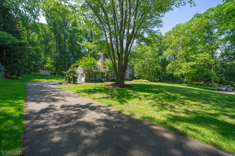 5 Wedgewood Ln