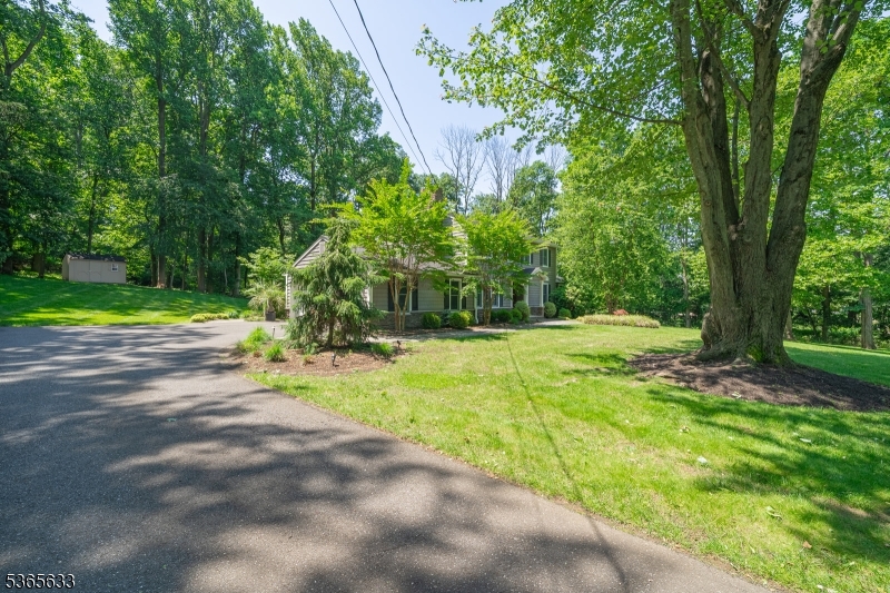 5 Wedgewood Ln