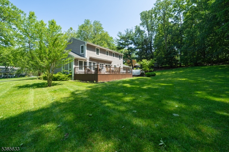 5 Wedgewood Ln