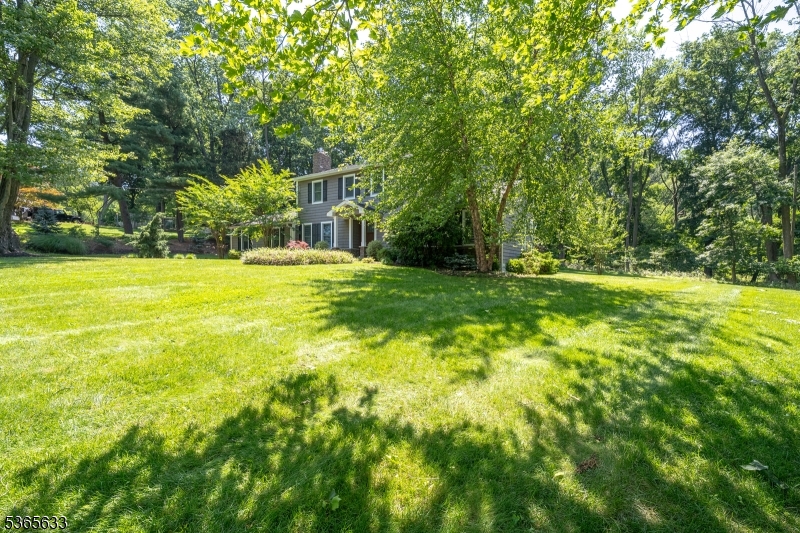 5 Wedgewood Ln