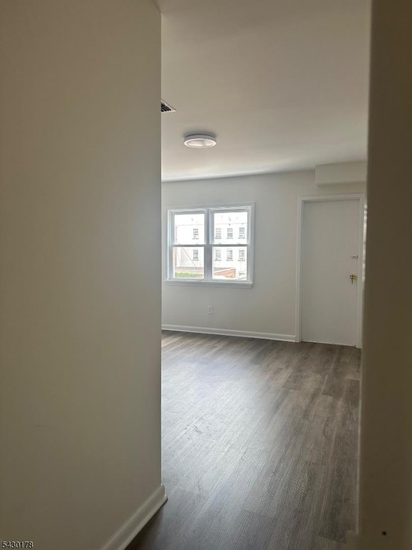 46 Ferry St 3R