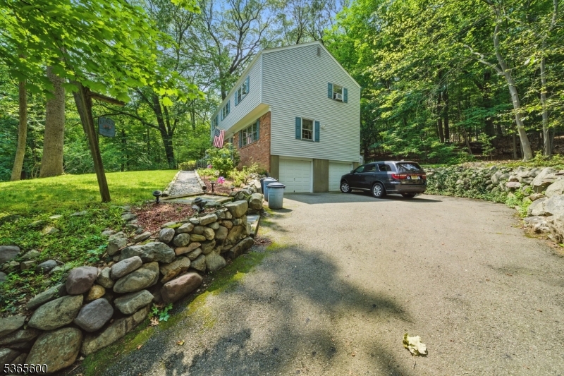 23 Glenwood Dr