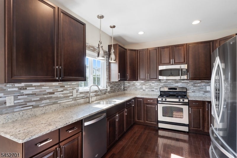 10 Willocks Cir