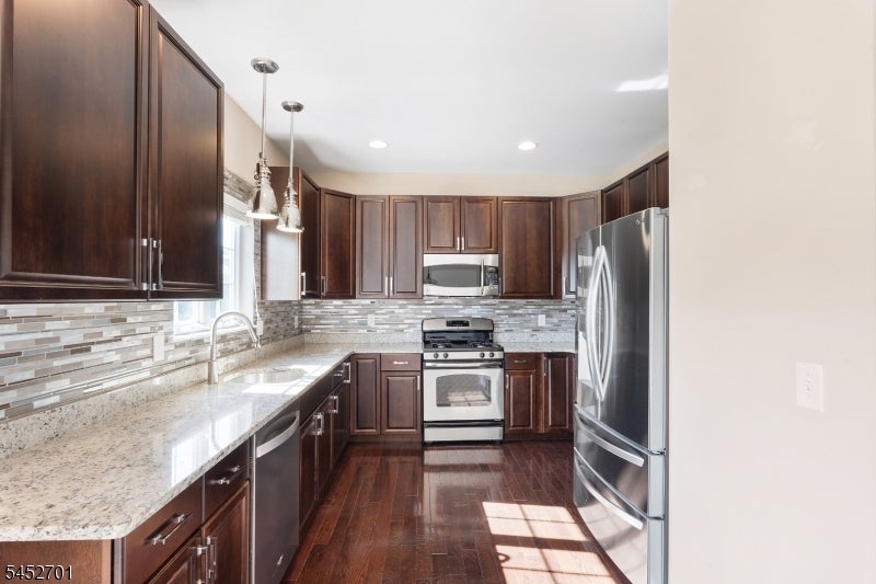 10 Willocks Cir