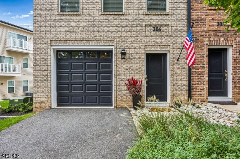206 Abbe Rd