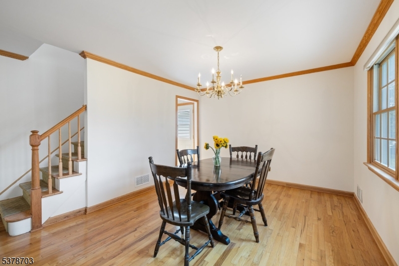 25 Lyon Rd
