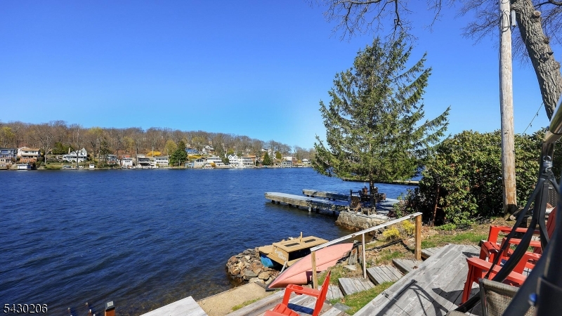 373 Lakeside Blvd