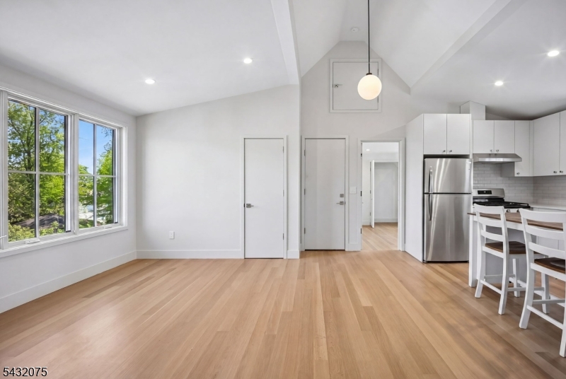 75 Midland Ave 2