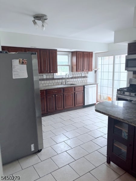 621 Palisade Rd