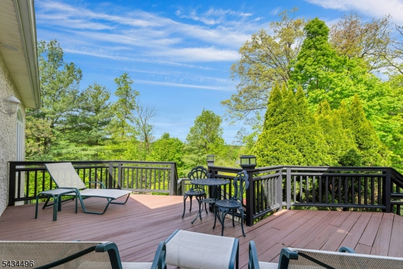 15 Skytop Dr